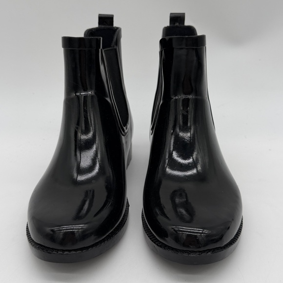 Michael Kors Glossy Black Waterproof Low Ankle Boots Women's Size 6 - Picture 4 of 12